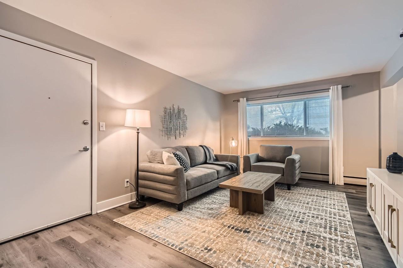 The Avenue 401 - Photo 4 of 13