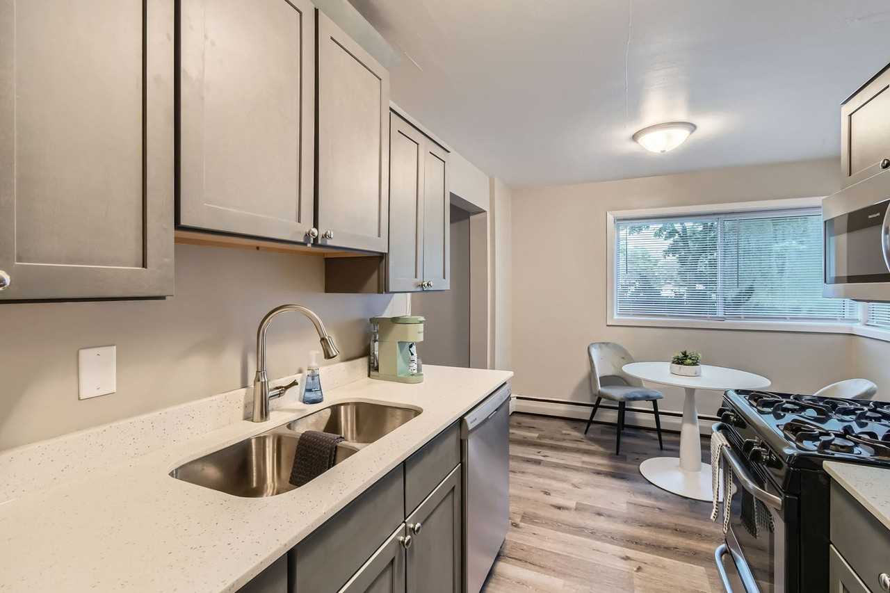 The Avenue 401 - Photo 5 of 13