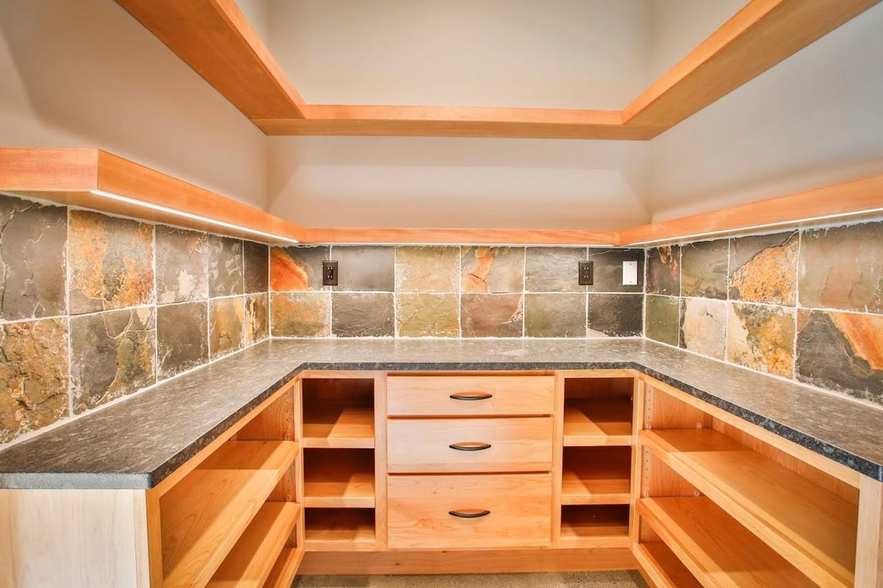 673 Peters Rd - Photo 7 of 34