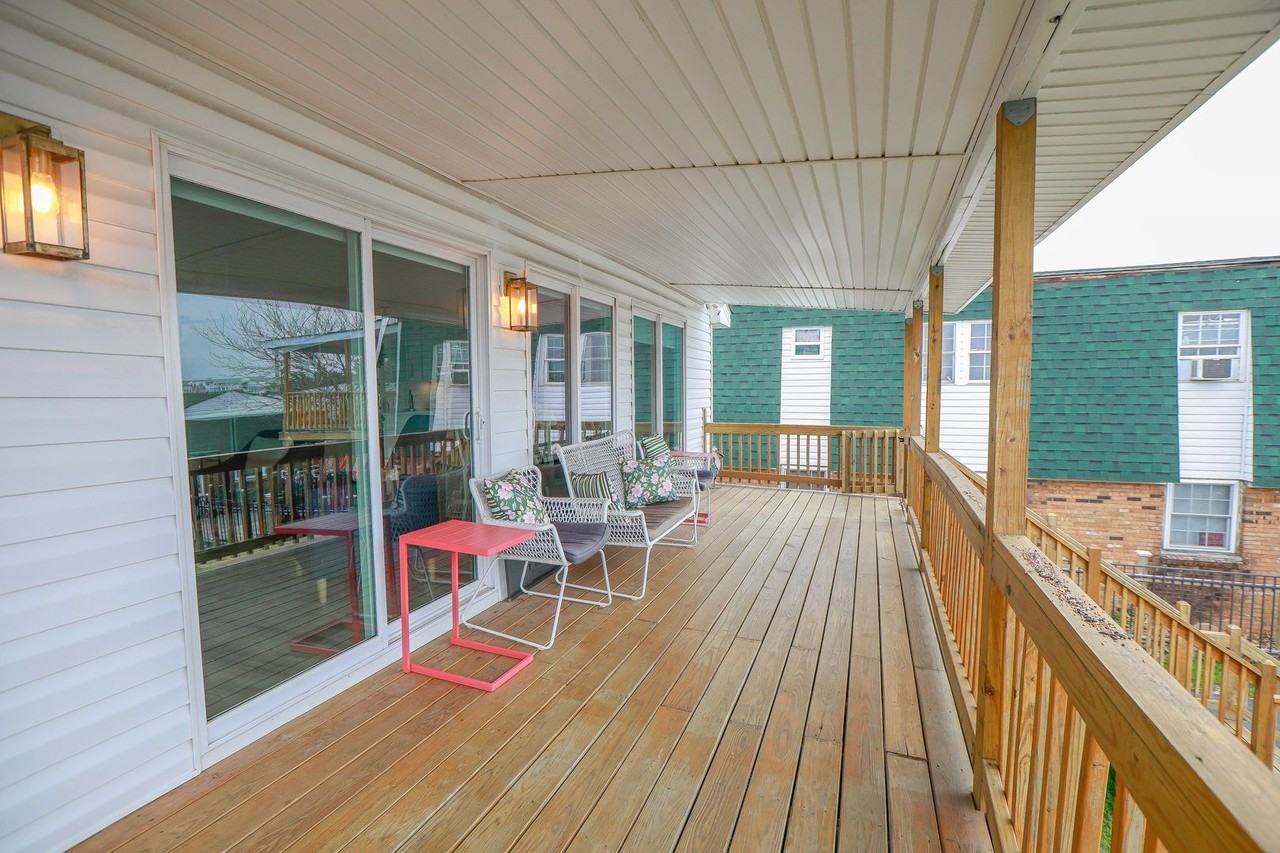 3811 Pretty Lake Ave - Photo 3 of 37