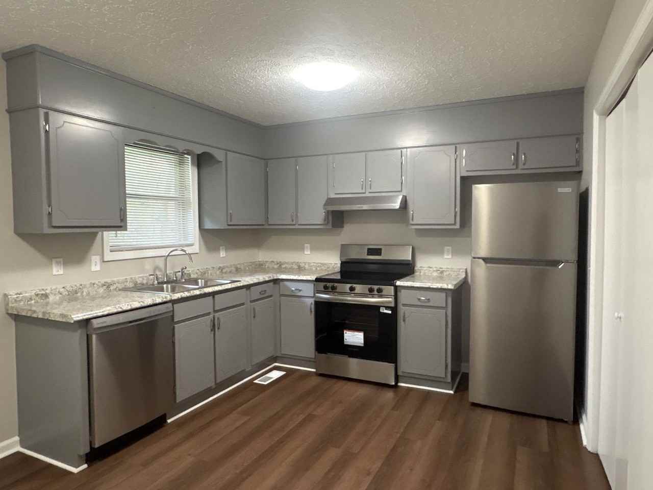 510 E Main St - Photo 6 of 15