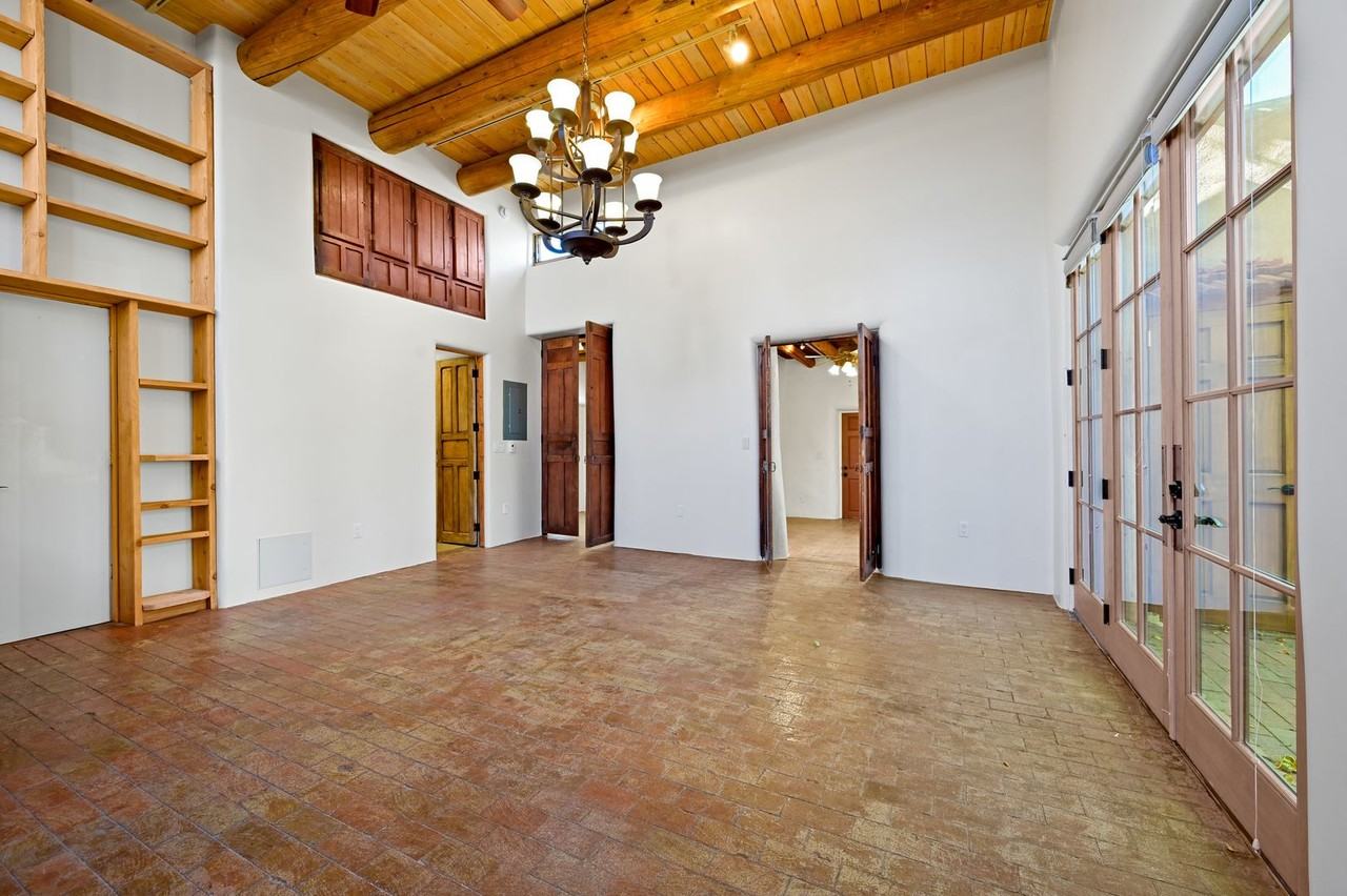 231 A - Photo 6 of 25