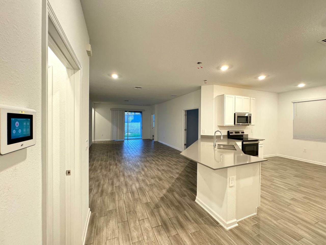 1147 Pomelo St - Photo 6 of 31