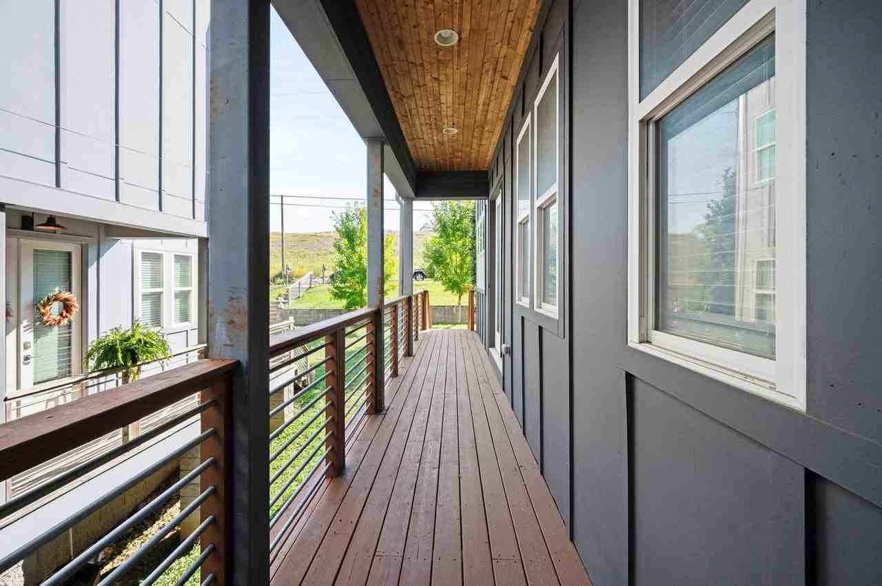 423 35th Ave N - Photo 5 of 46