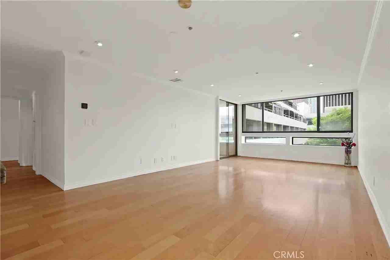 121 S Hope St #318 - Photo 5 of 21