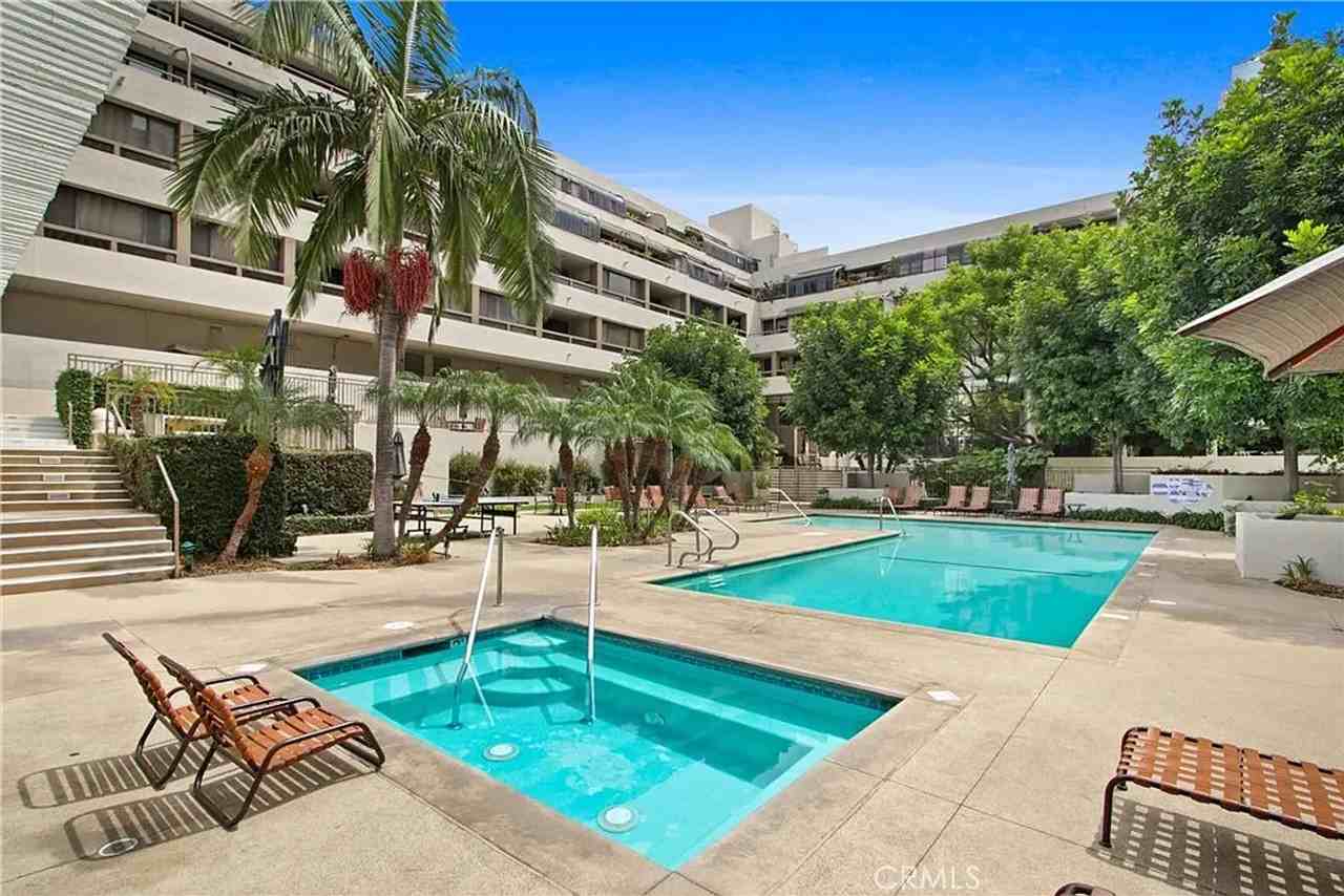 121 S Hope St #318 - Photo 2 of 21