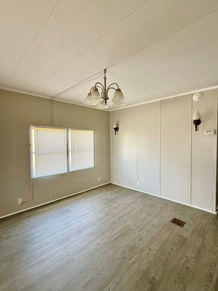 662 Newsome Rd - Photo 5 of 13