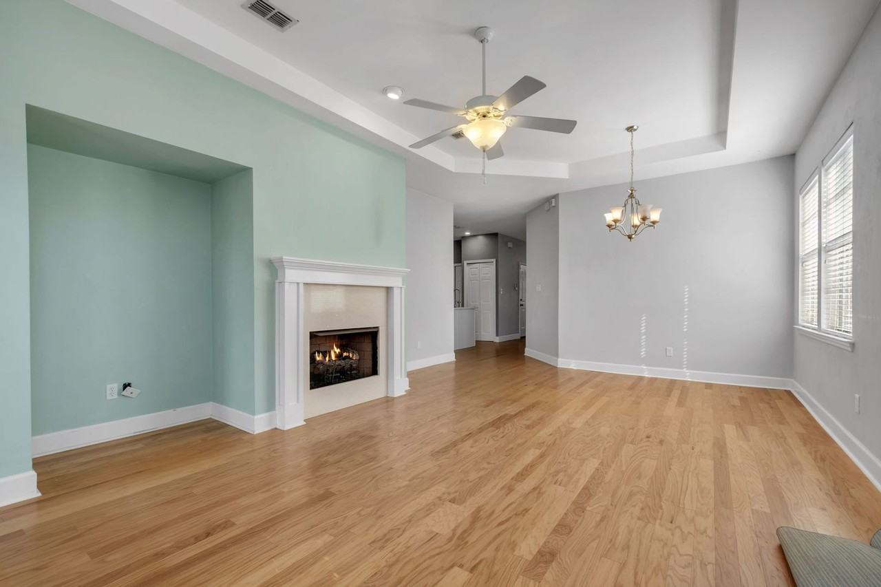 5511 Hampton Woods Way - Photo 2 of 20