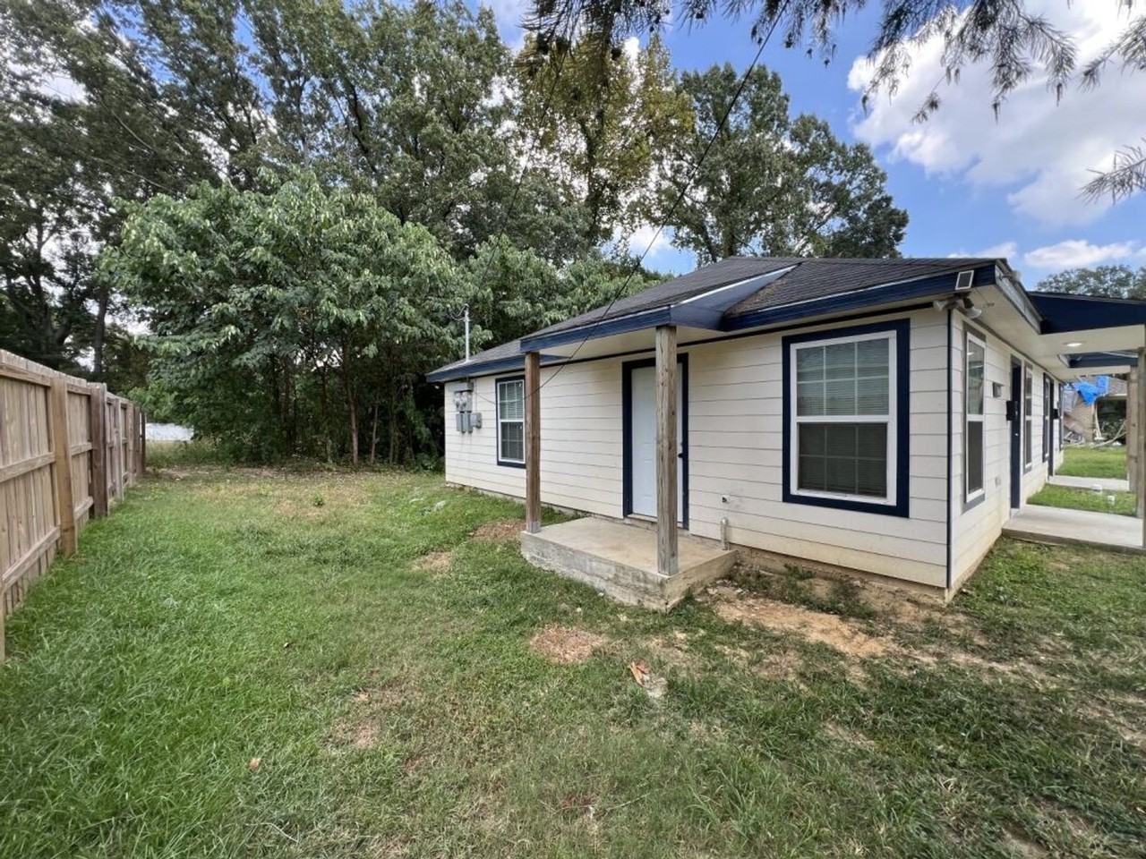 1573 Fig St - Photo 3 of 17