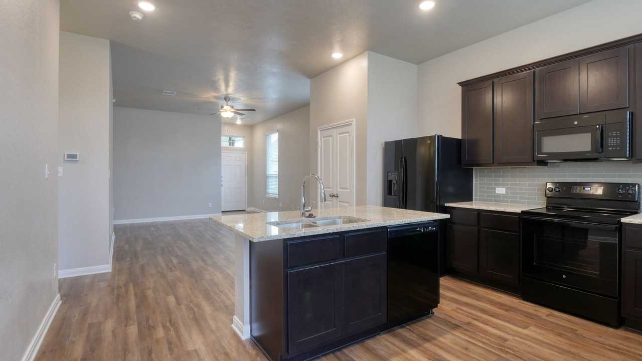 2212 John Ross Ct - Photo 2 of 14