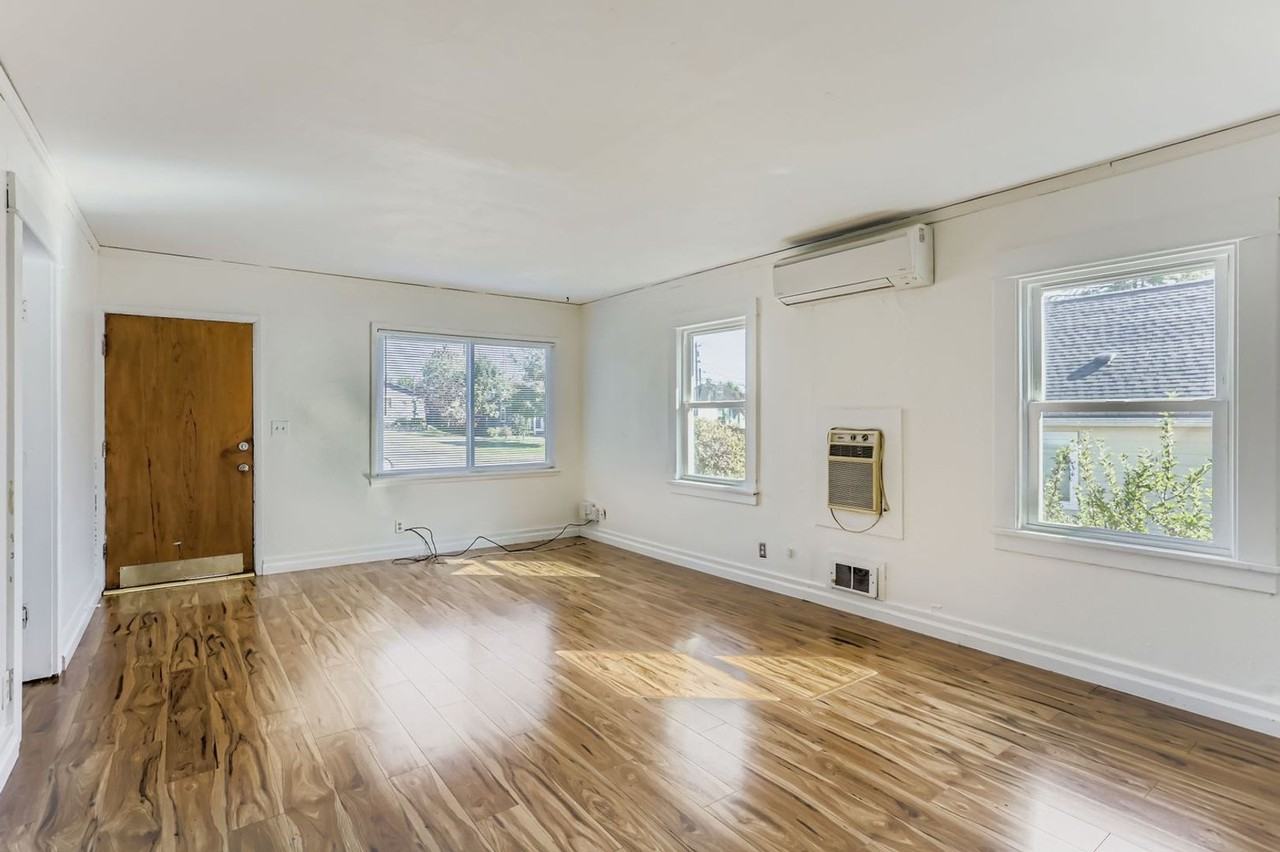 1310 Maple St - Photo 5 of 24