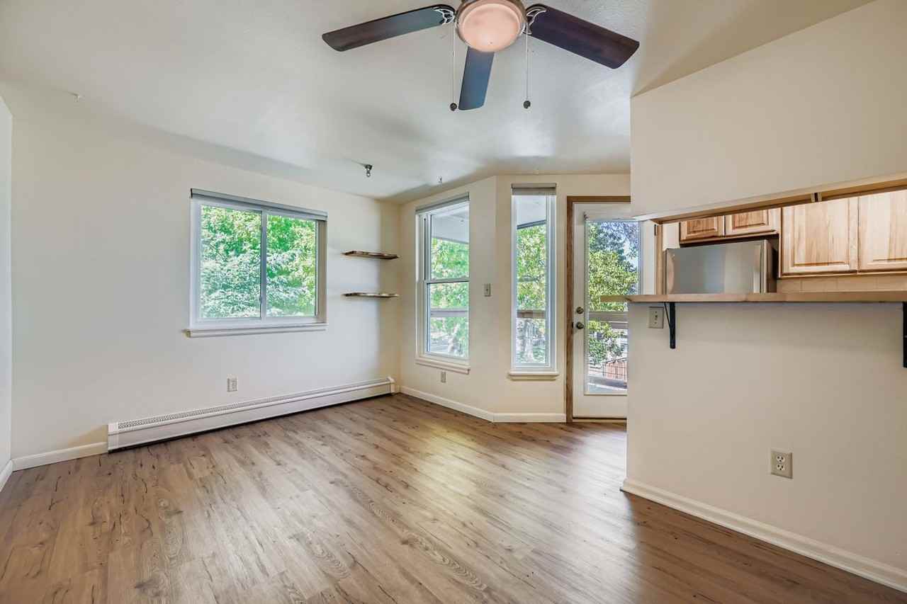 910 Portland Pl #11 - Photo 4 of 12