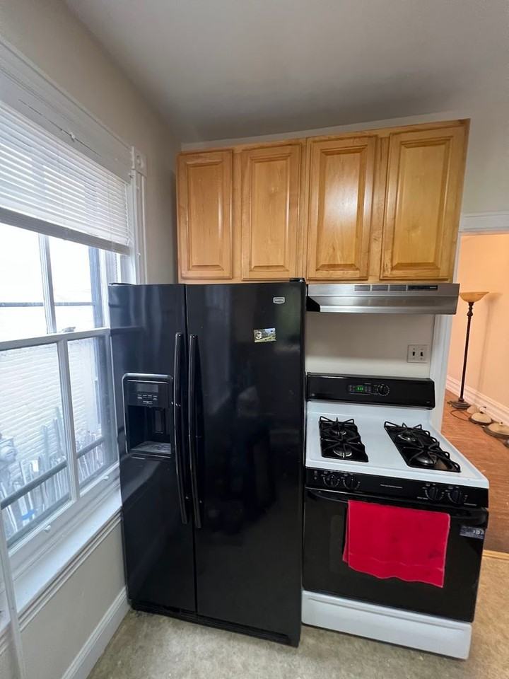 1228 Eckert Ave - Photo 3 of 23