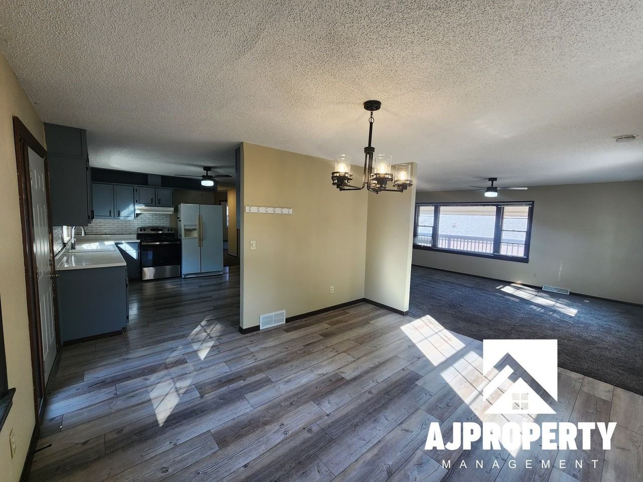 1013 South Sherman Avenue - Photo 5 of 19