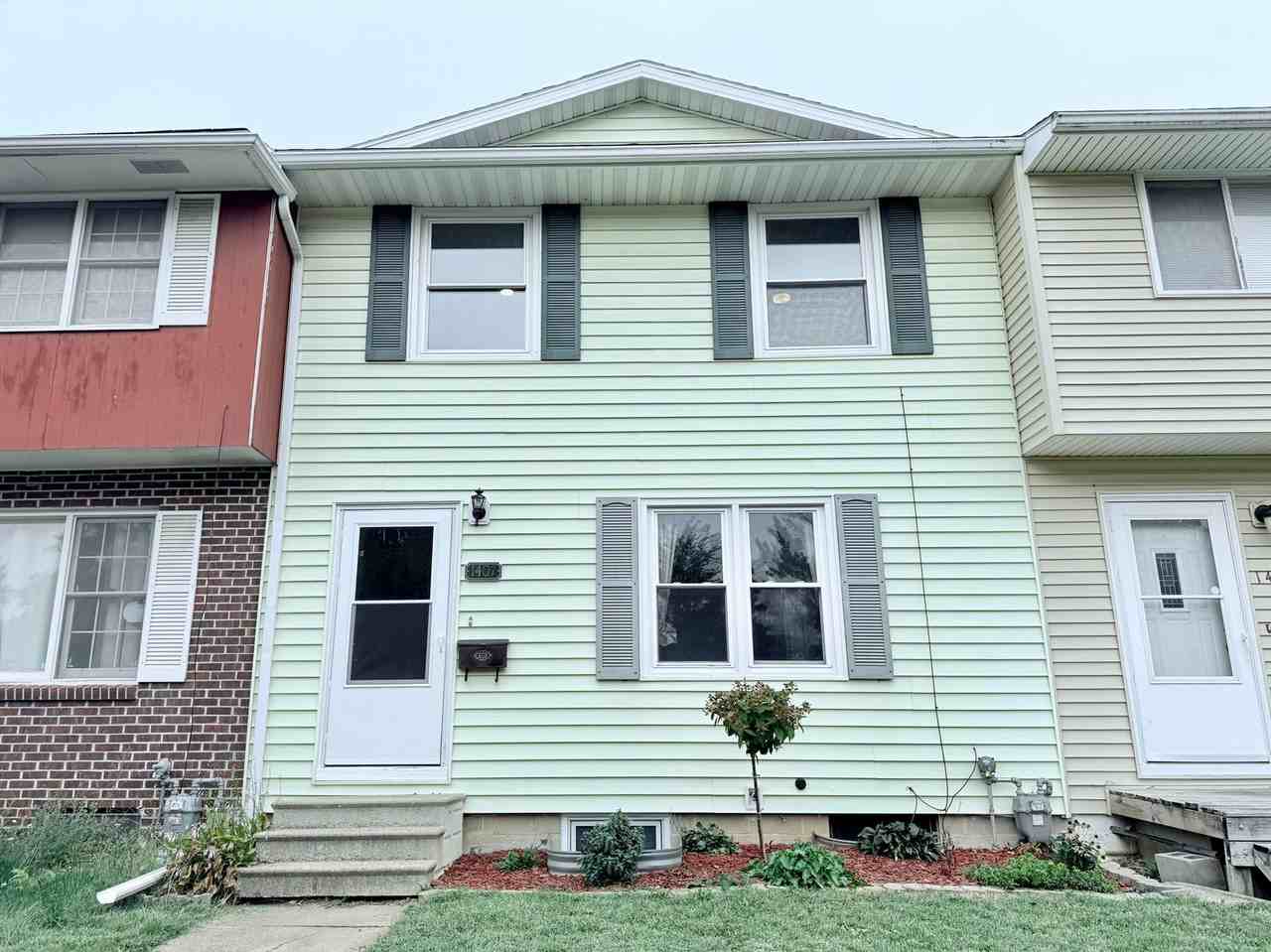 1407 W 2nd St - Photo 2 of 26