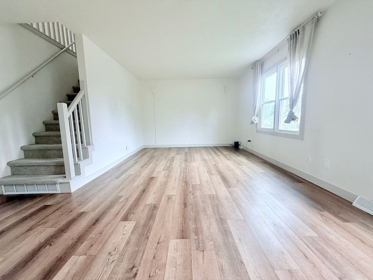 1407 W 2nd St - Photo 4 of 26