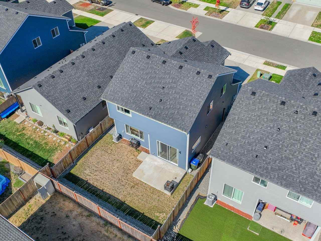 14385 99th Ave Se - Photo 2 of 32