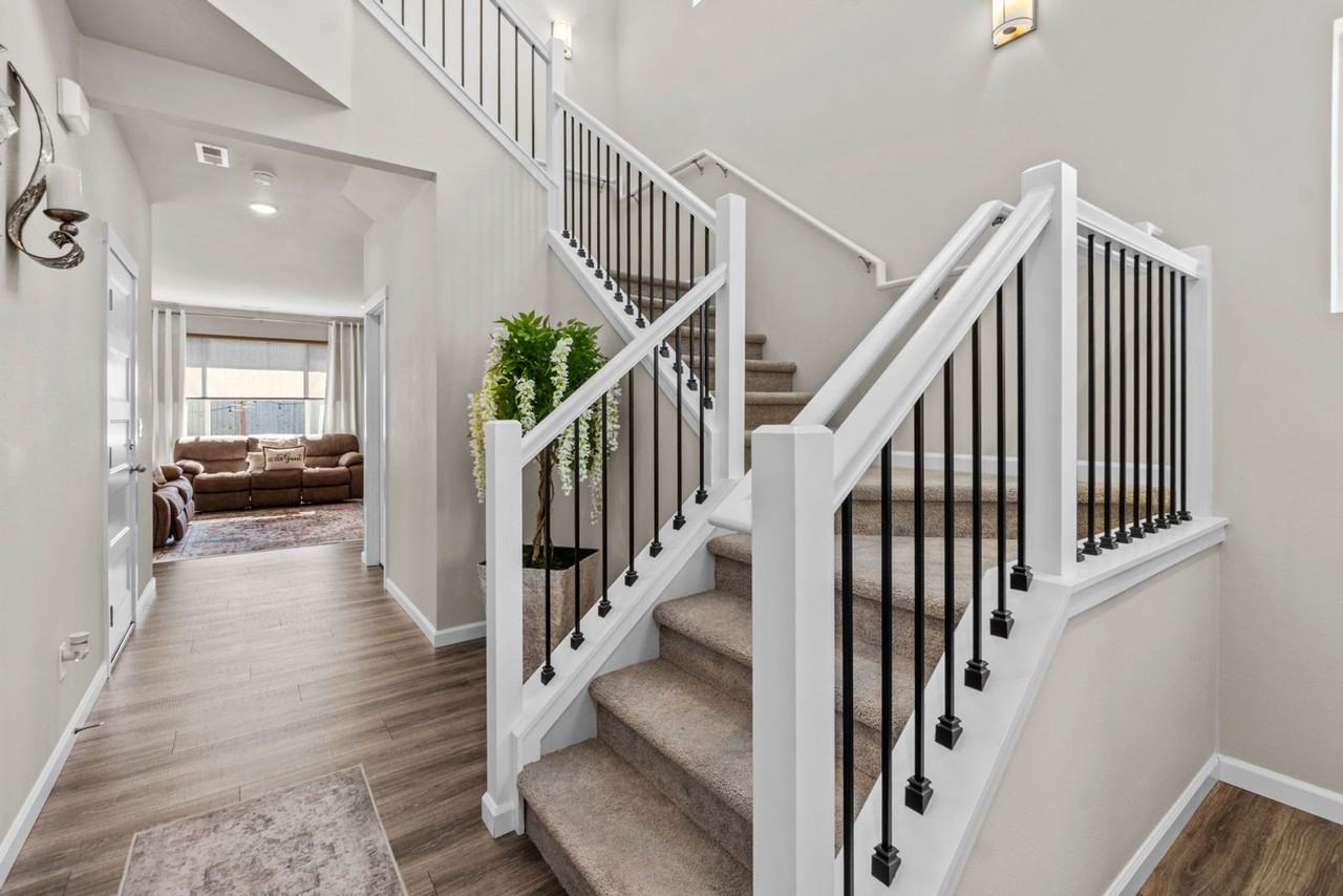 14385 99th Ave Se - Photo 3 of 32