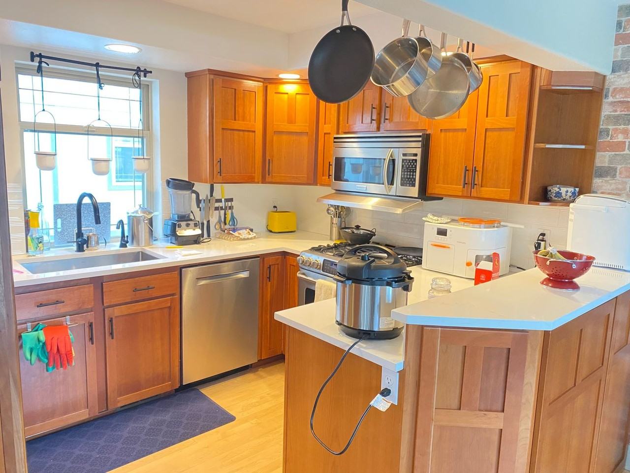 4423 Phinney Avenue North #A - Photo 3 of 40