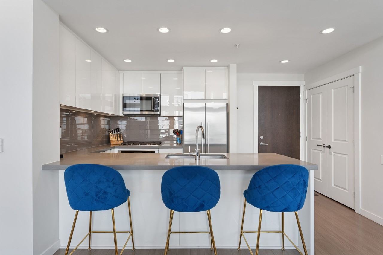 277 West 1st Street #510 - Photo 3 of 15