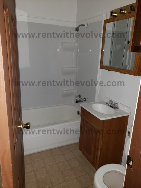 212 S 2nd St - Photo 2 of 4