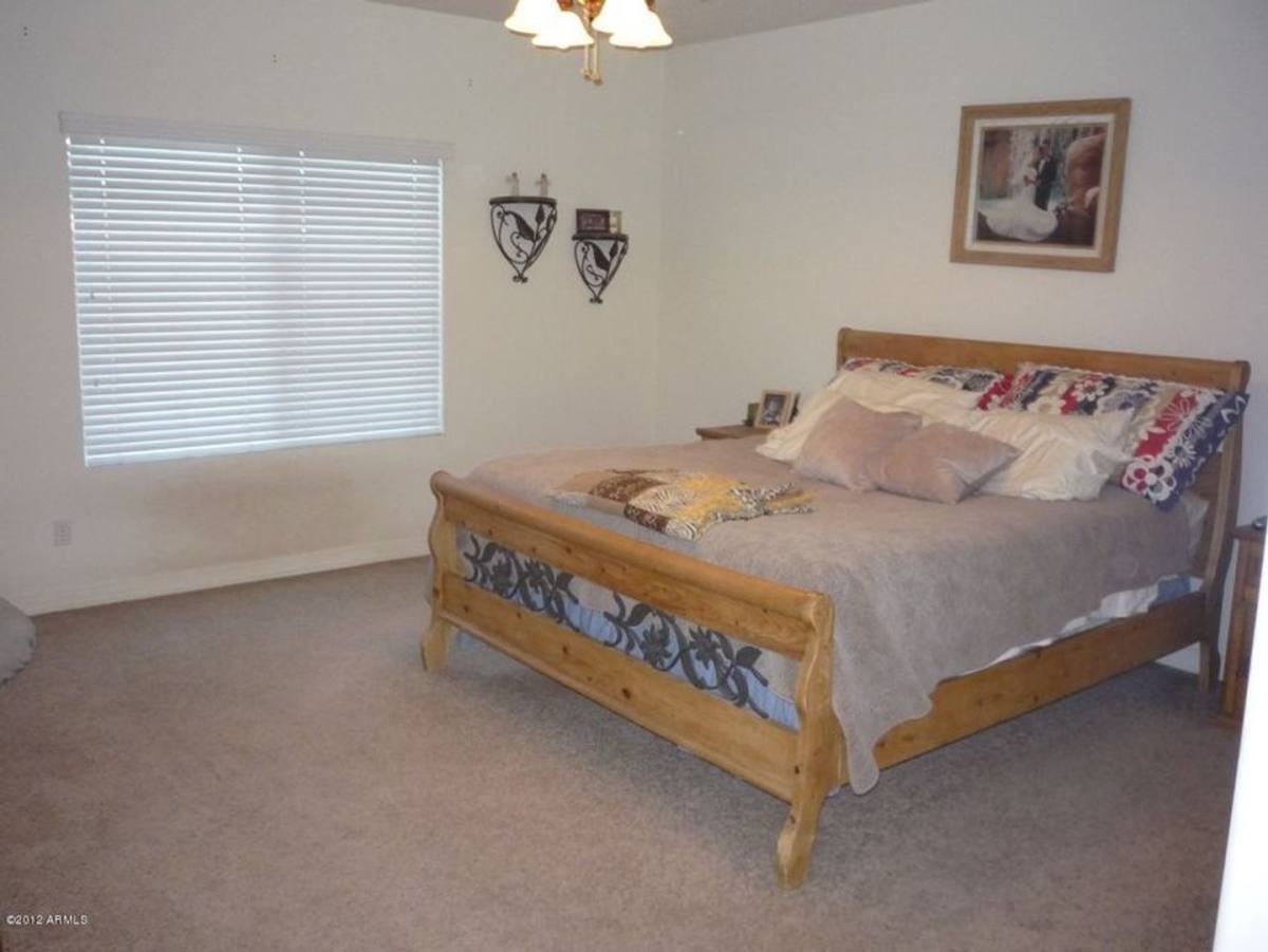 11195 N 165th Ave - Photo 3 of 10