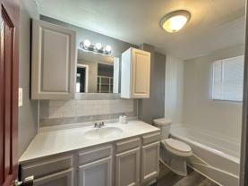 215 Se 38th St #4 - Photo 1 of 1