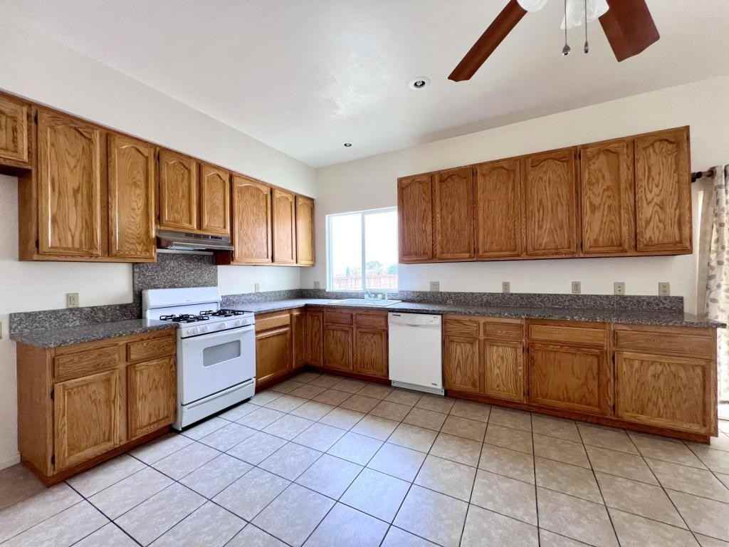 41380 156th St E - Photo 4 of 31