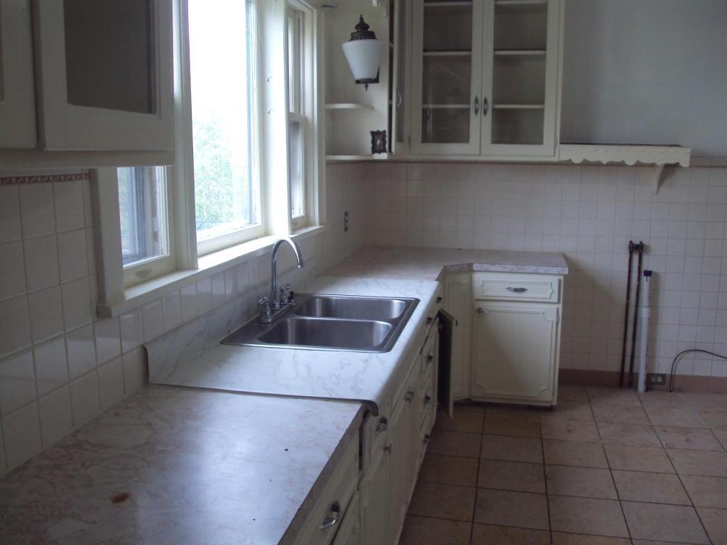 49 Pulaski St - Photo 2 of 12
