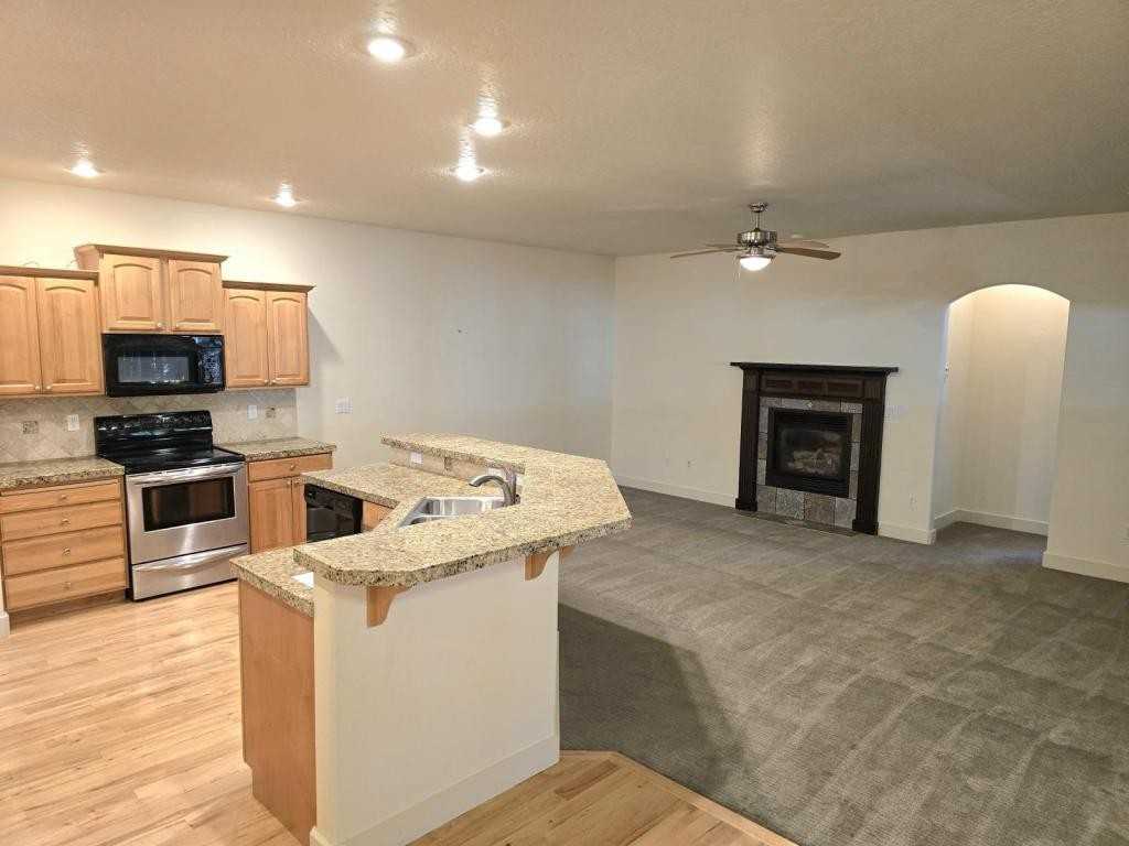 9083 W Dalton Pl - Photo 5 of 15