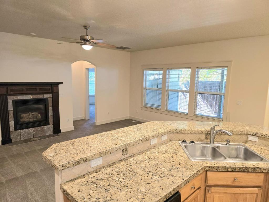 9083 W Dalton Pl - Photo 6 of 15
