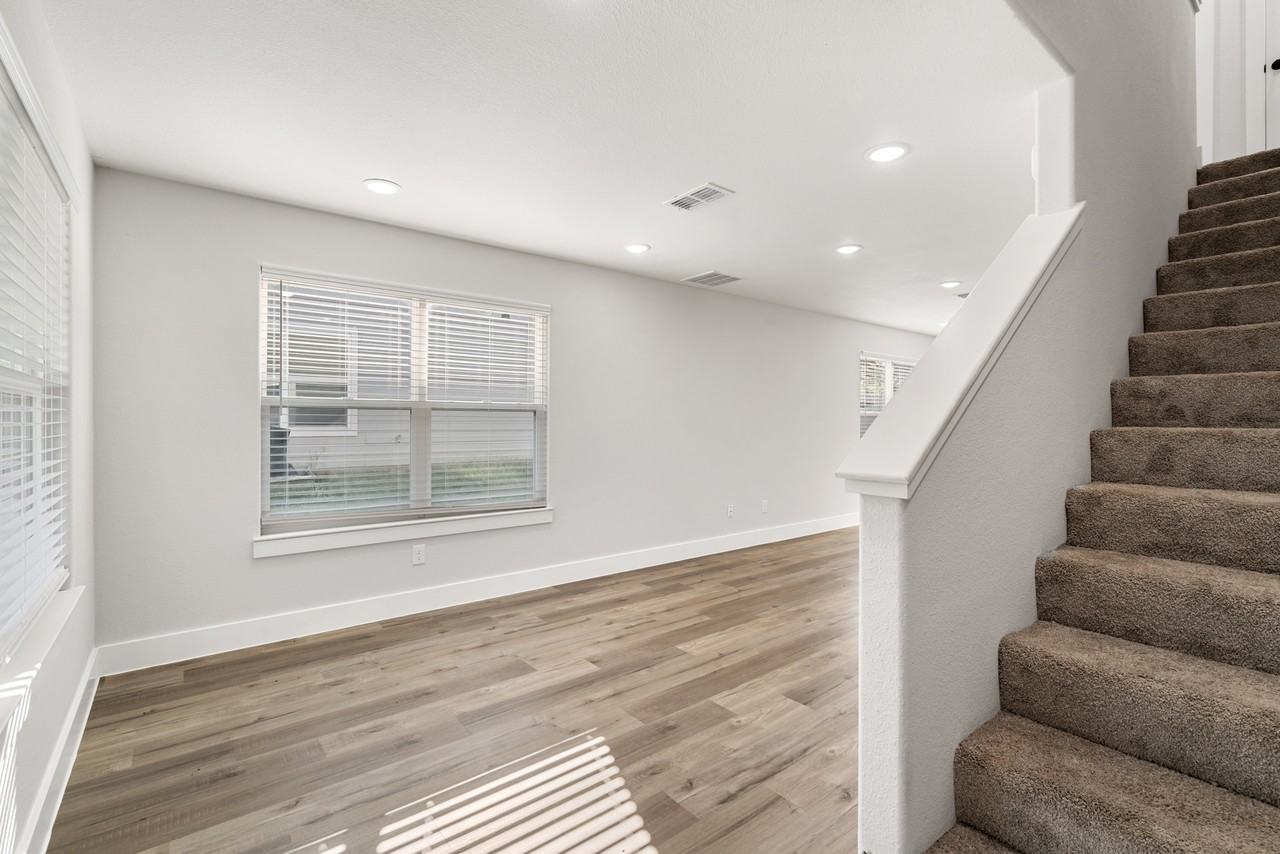 75020 W Bond St #224 - Photo 4 of 25