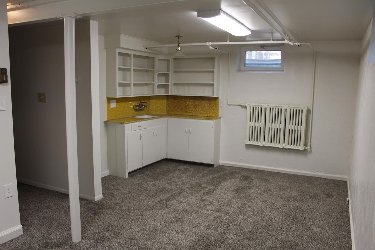 1663 E Blaine Ave - Photo 3 of 25