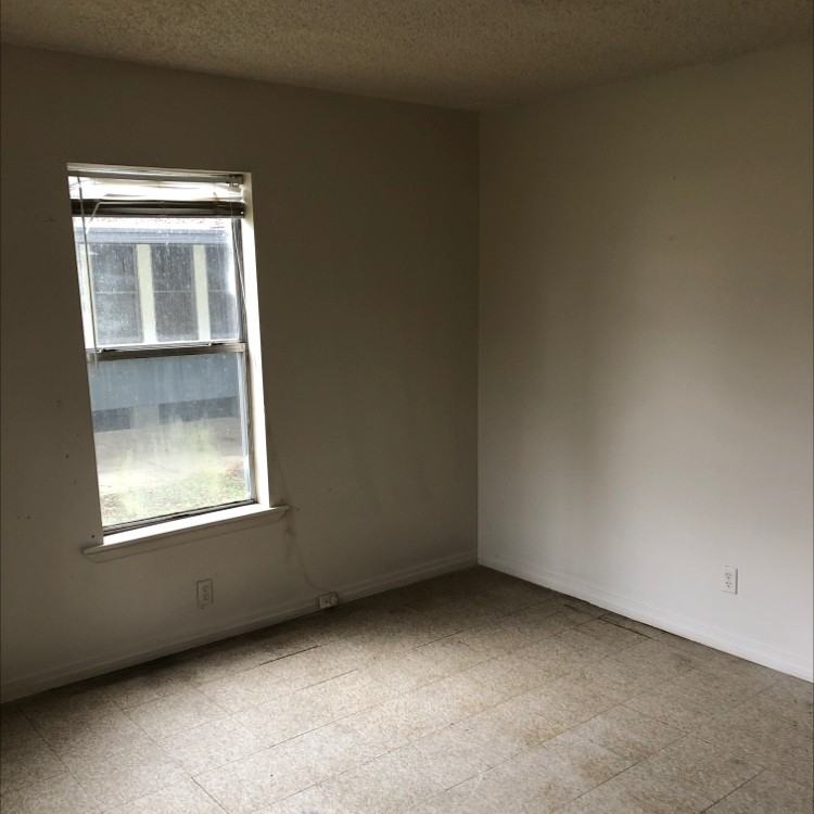 606 Richardson St - Photo 3 of 5