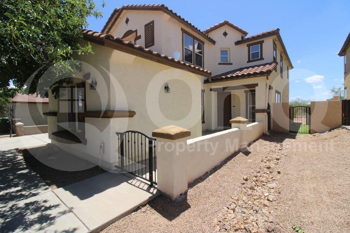 779 W Calle La Bolita - Photo 3 of 50