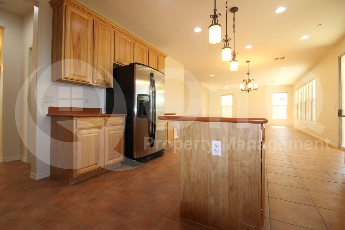 779 W Calle La Bolita - Photo 5 of 50