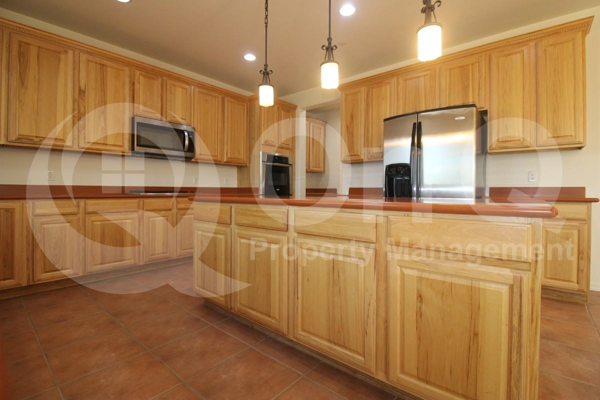 779 W Calle La Bolita - Photo 6 of 50