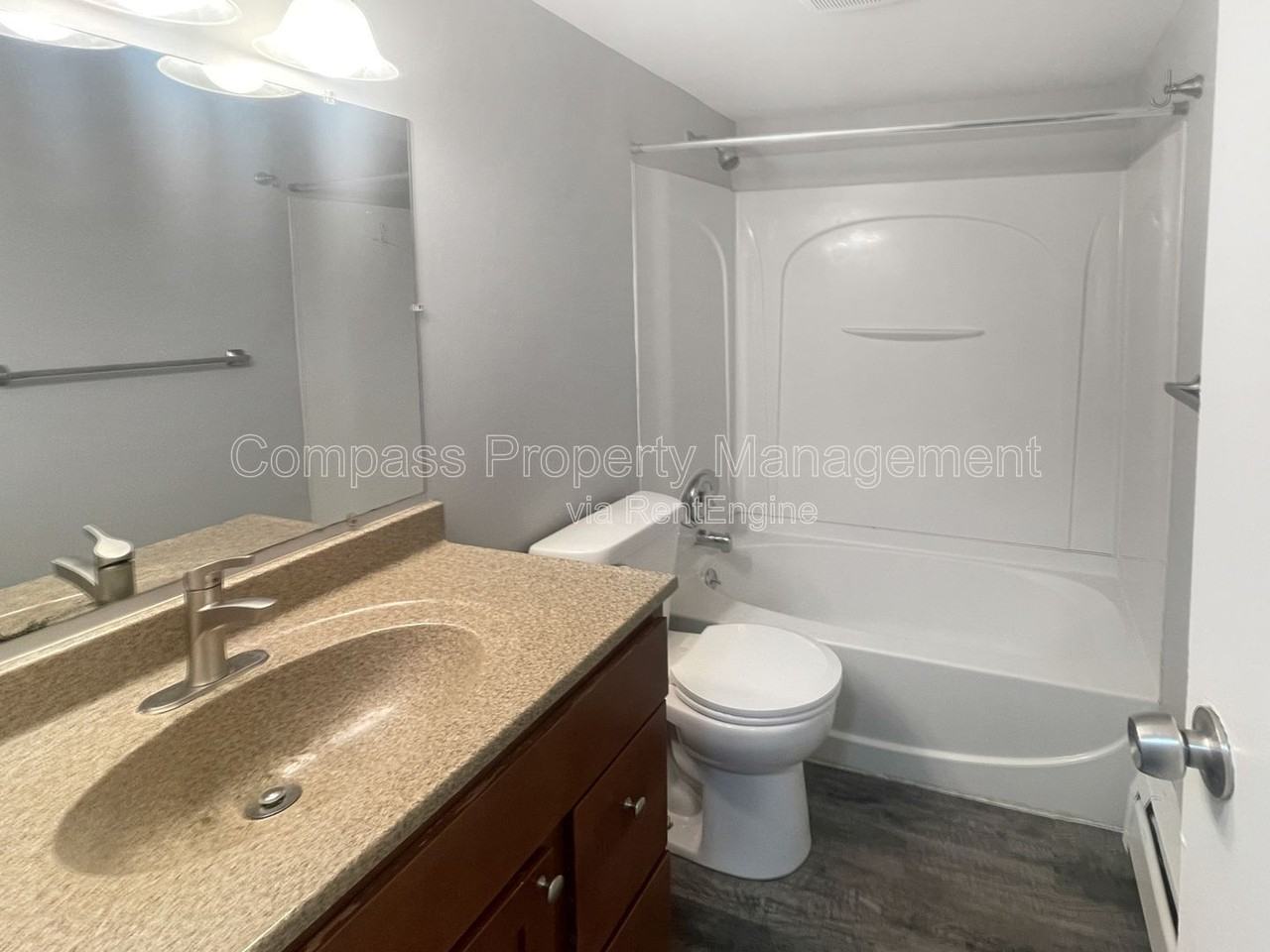 1720 Porter St Sw #12 - Photo 3 of 7