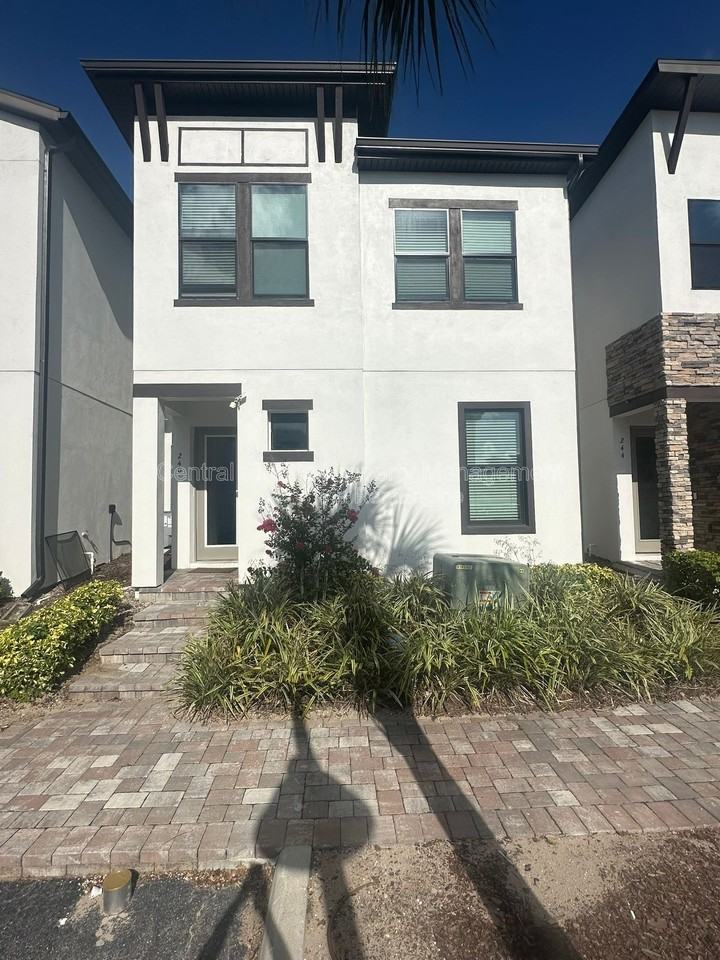 240 Villa Domani Cir - Photo 2 of 36