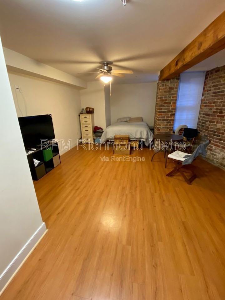 1321 1/2 E Main St #C4 - Photo 6 of 13