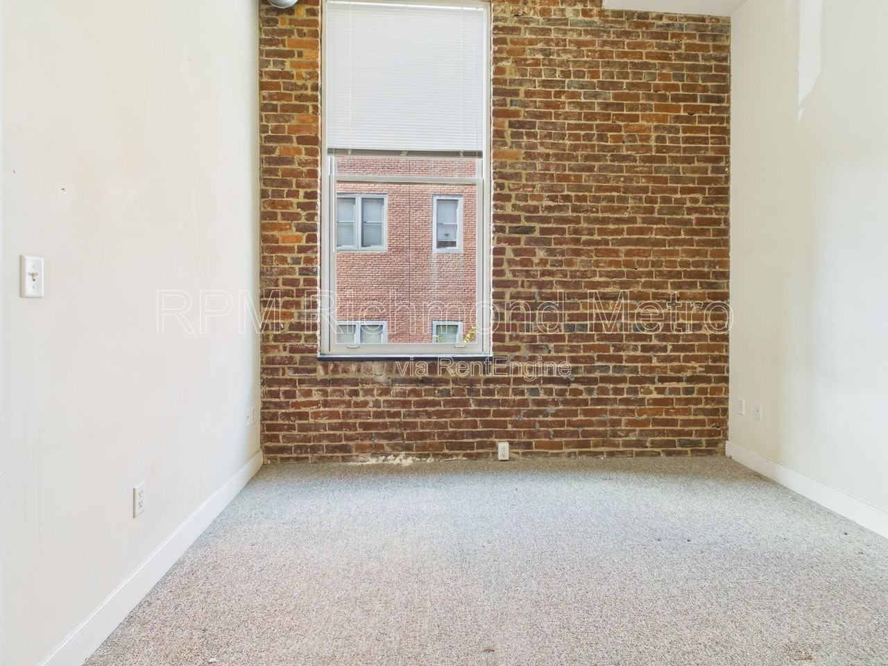 1321 1/2 E Main St #204 - Photo 3 of 21