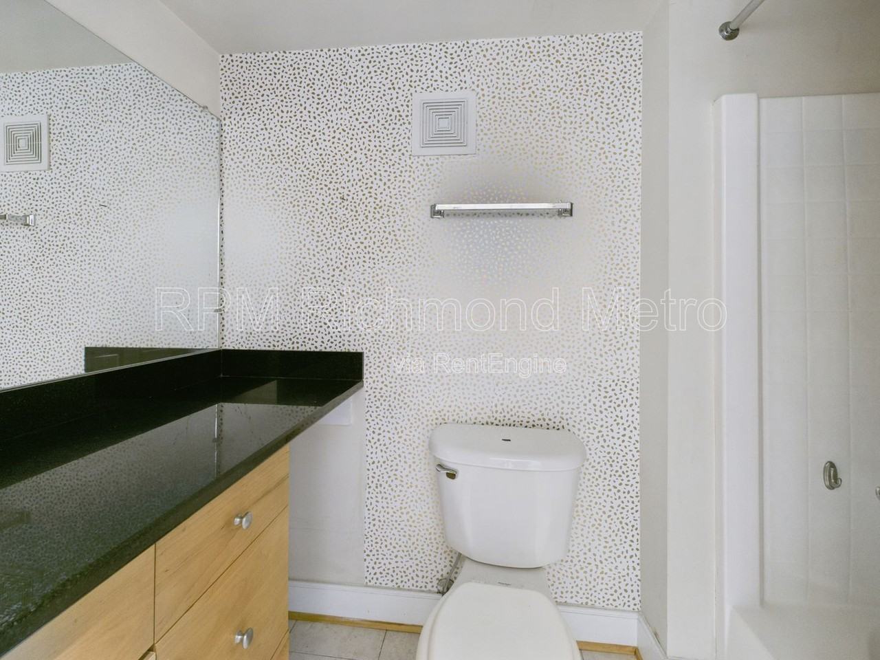 1321 1/2 E Main St #204 - Photo 2 of 21
