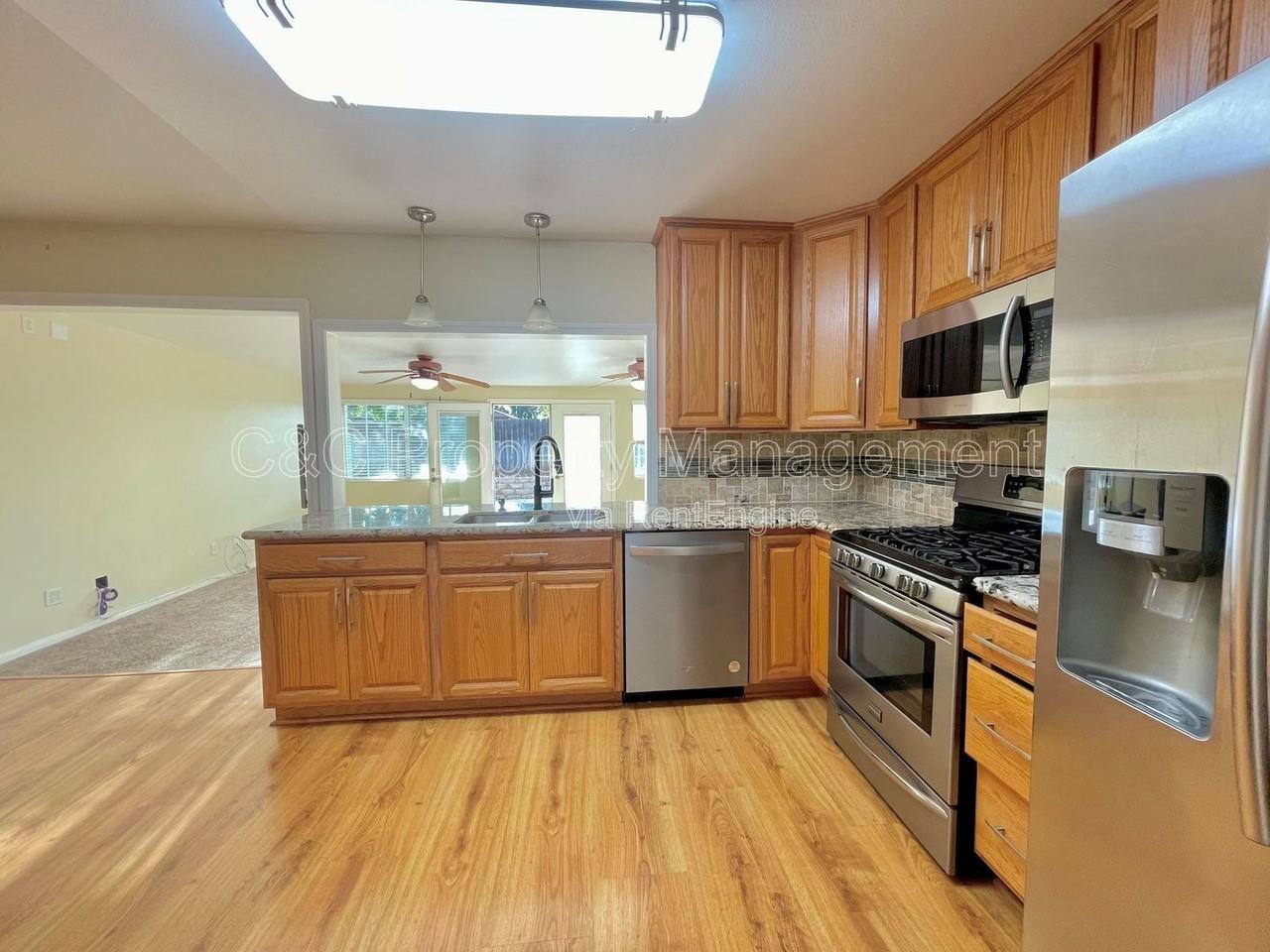 1726 Vulcan St - Photo 3 of 12