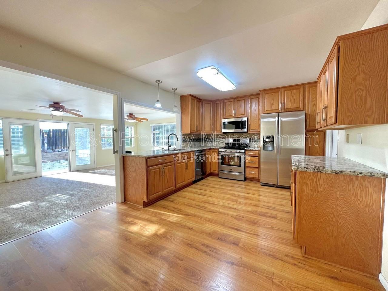 1726 Vulcan St - Photo 4 of 12