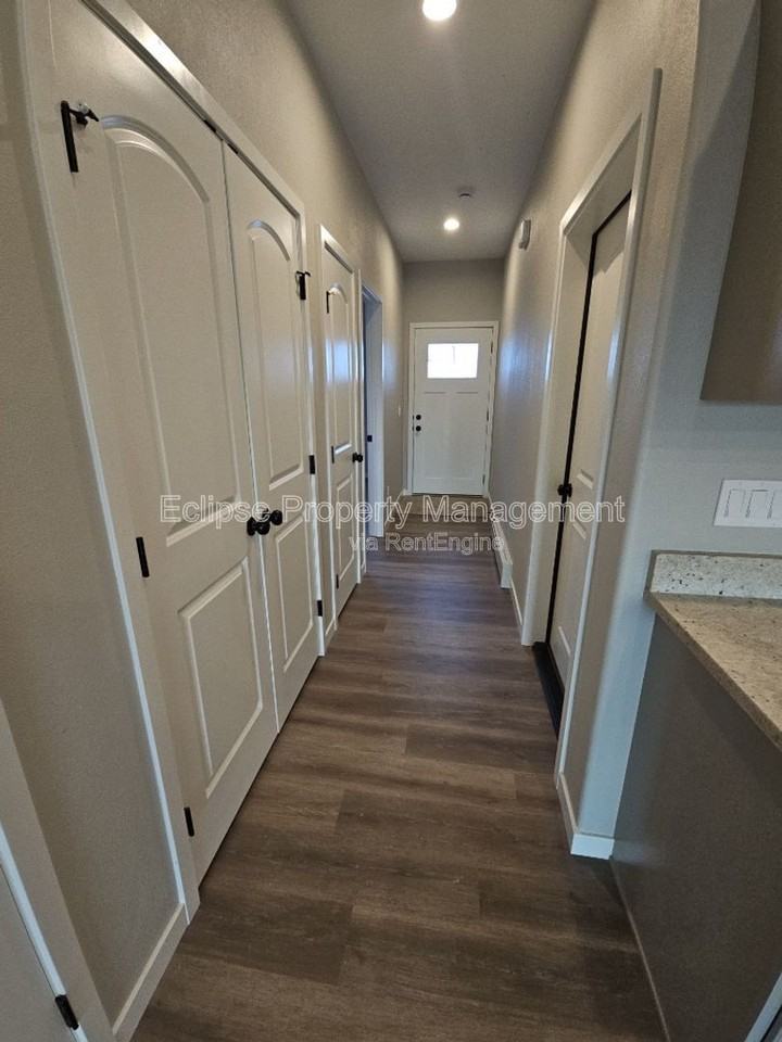 517 Washington Ave - Photo 2 of 16