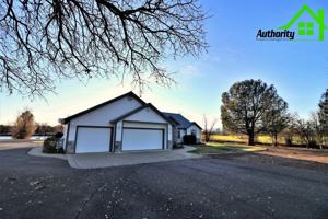 featured image of 21789 Seven Lakes Ln