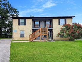 407 Garrison Ct - Photo 1 of 1