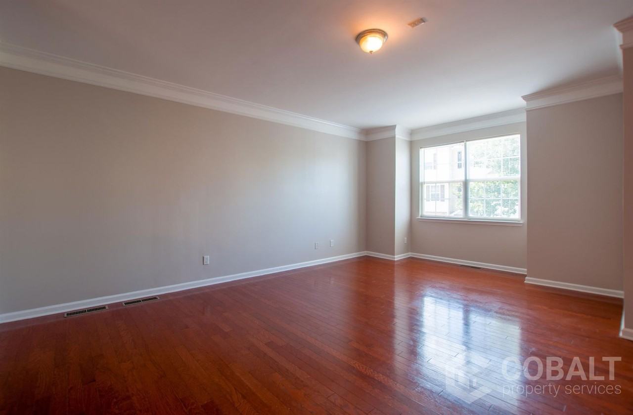 6764 Blackstone Pl - Photo 5 of 28