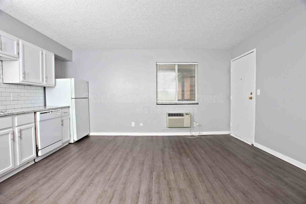 3800 E 16th St N #115 - Photo 3 of 10