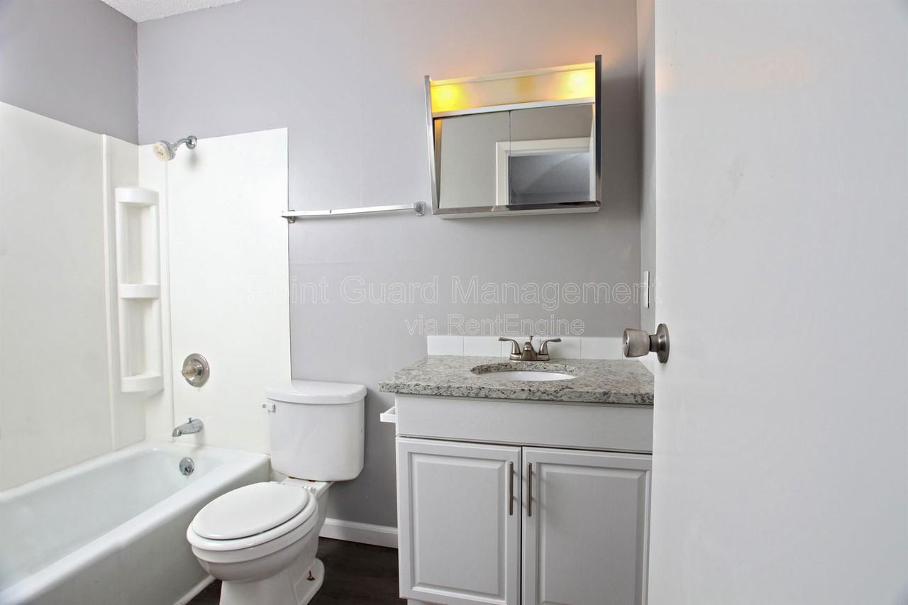 3800 E 16th St N #115 - Photo 4 of 10